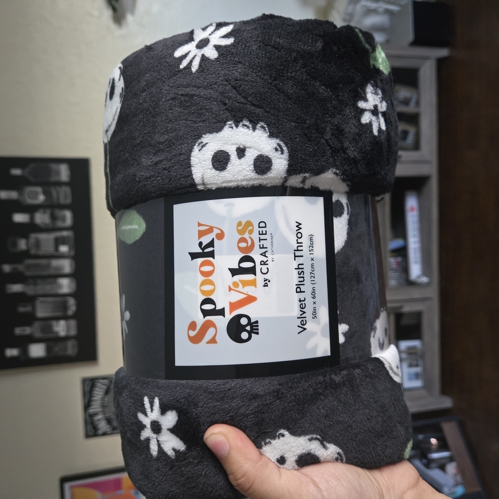 Summerween Velvet Plush Throw